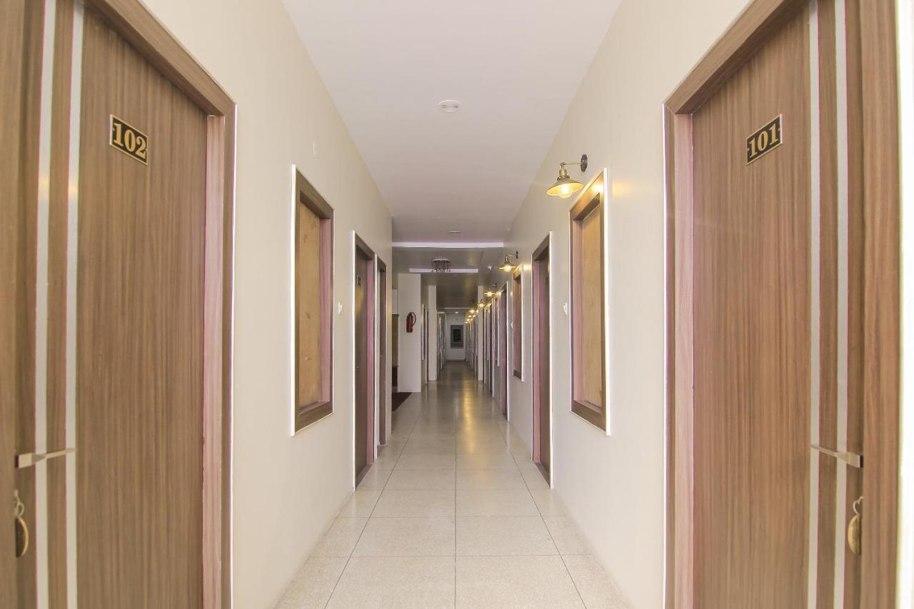 Hotel R B International Váránasí Exteriér fotografie